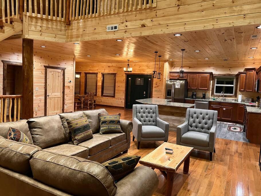 * * 4 Master Bedrooms, Views, Theater, Arcade, Evc Гатлинбург Экстерьер фото