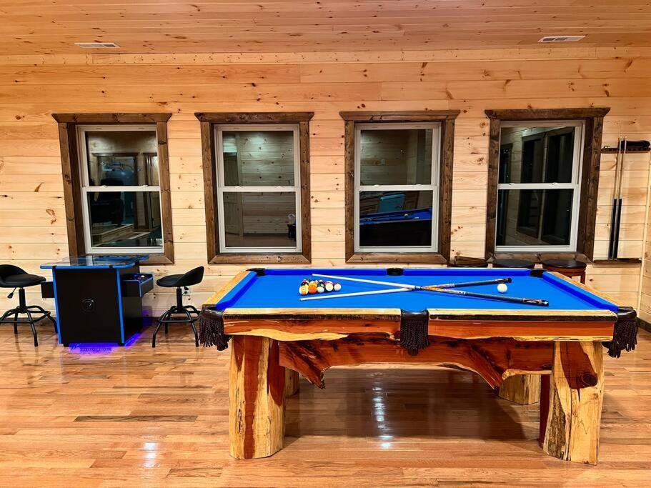 * * 4 Master Bedrooms, Views, Theater, Arcade, Evc Гатлинбург Экстерьер фото