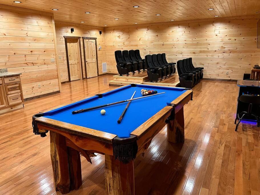 * * 4 Master Bedrooms, Views, Theater, Arcade, Evc Гатлинбург Экстерьер фото