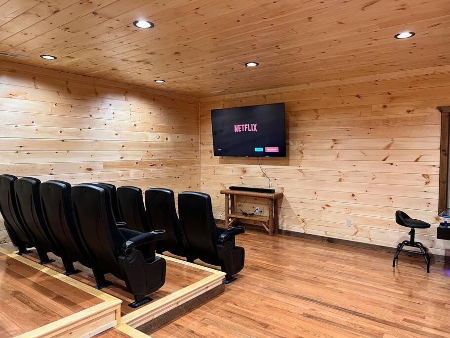 * * 4 Master Bedrooms, Views, Theater, Arcade, Evc Гатлинбург Экстерьер фото