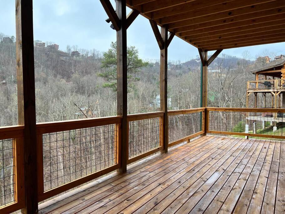 * * 4 Master Bedrooms, Views, Theater, Arcade, Evc Гатлинбург Экстерьер фото