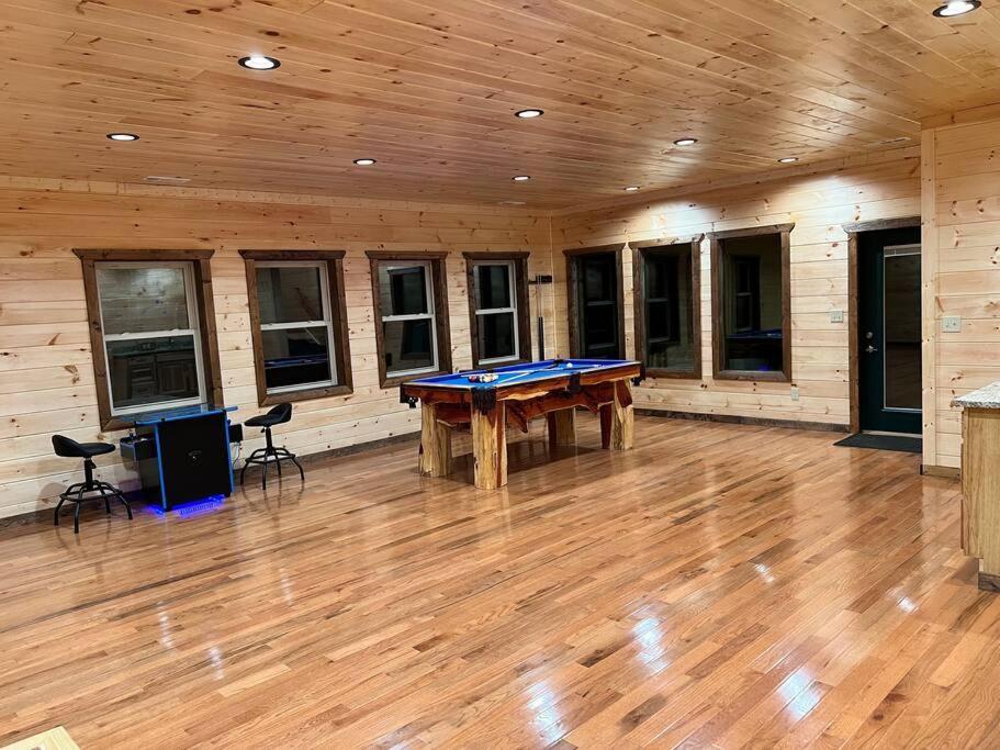 * * 4 Master Bedrooms, Views, Theater, Arcade, Evc Гатлинбург Экстерьер фото