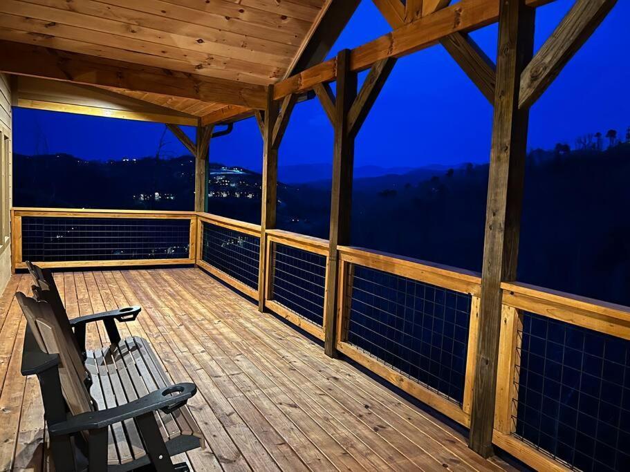 * * 4 Master Bedrooms, Views, Theater, Arcade, Evc Гатлинбург Экстерьер фото